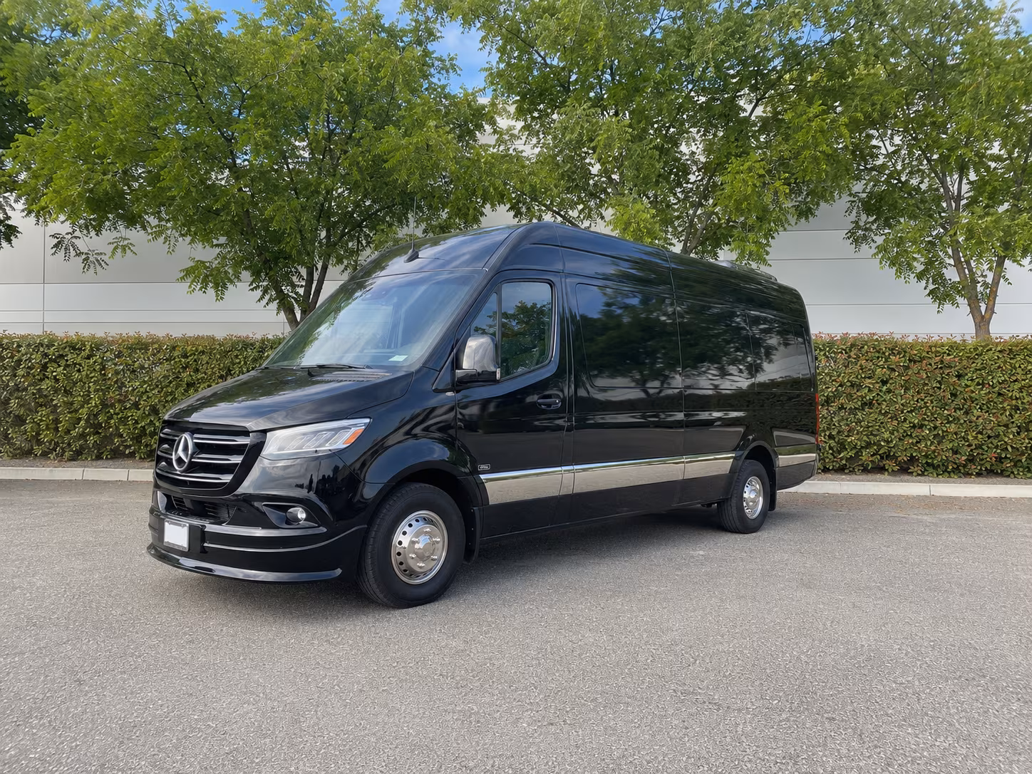 Newark Airport Shuttle & Transportation party bus exterior