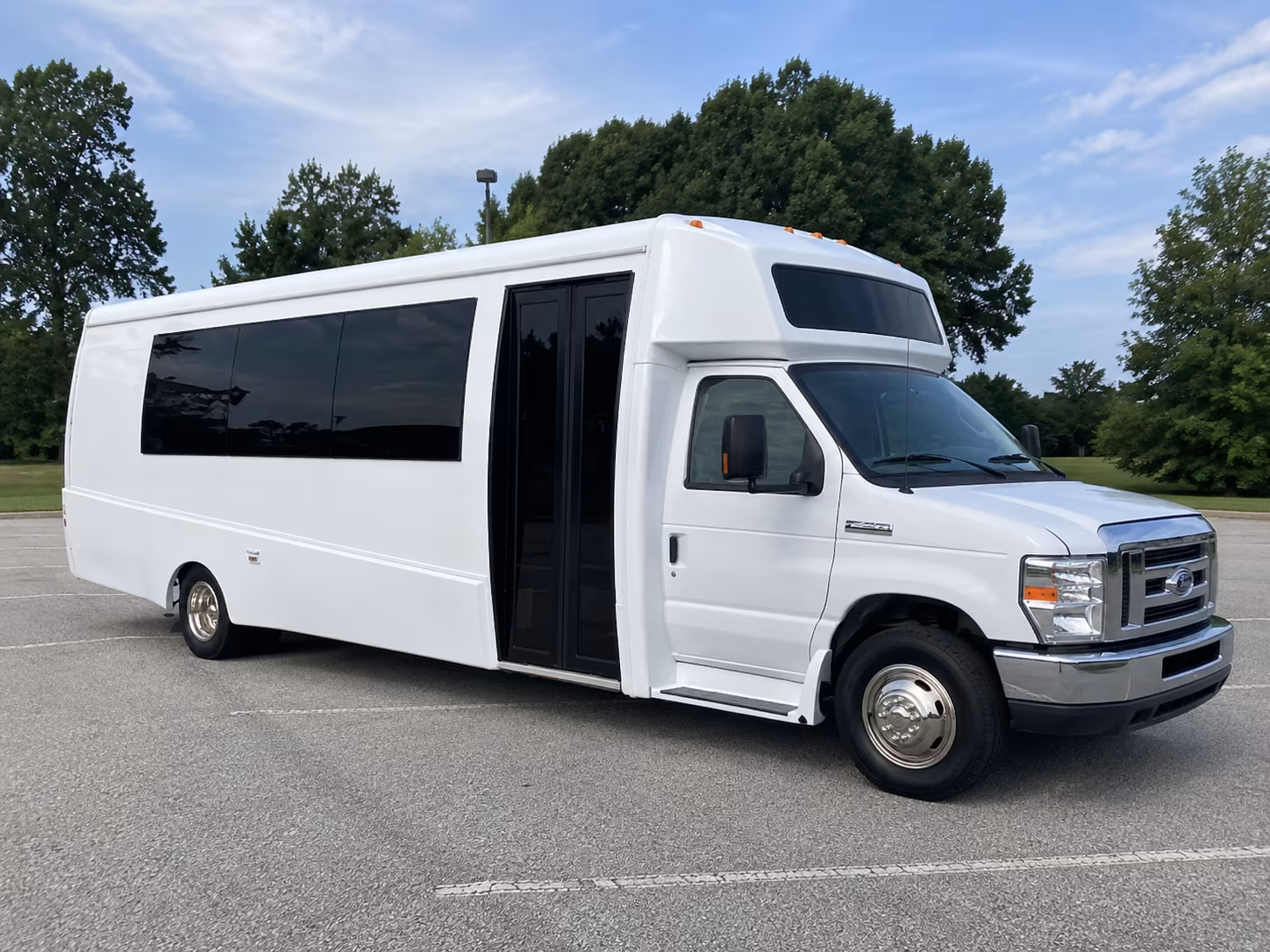 Newark Birthday, Sweet 16, & Quinceañera Transportation onboard seating