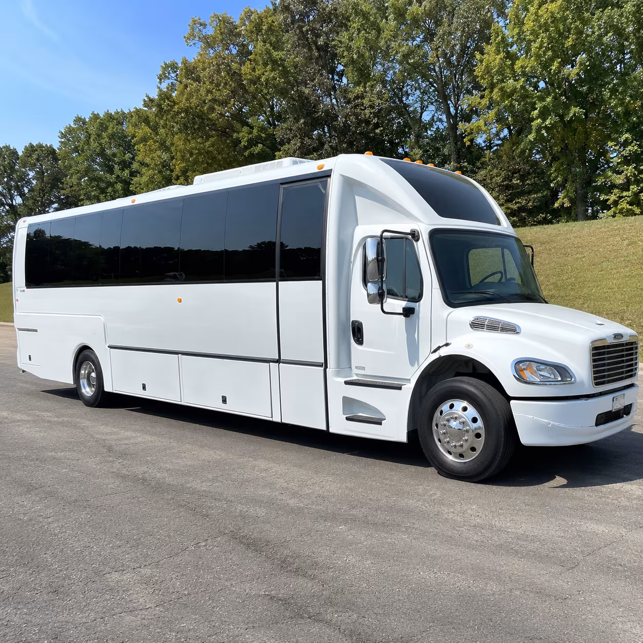 Newark Winery Tour & Pub Crawl Transportation party bus exterior