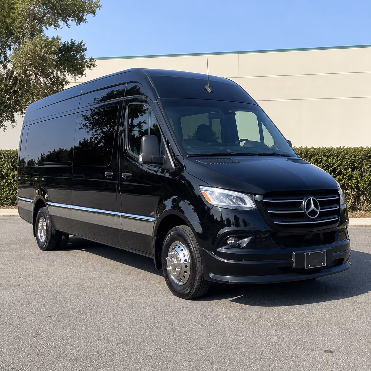 Dispatcher planning a Newark party bus route and quote