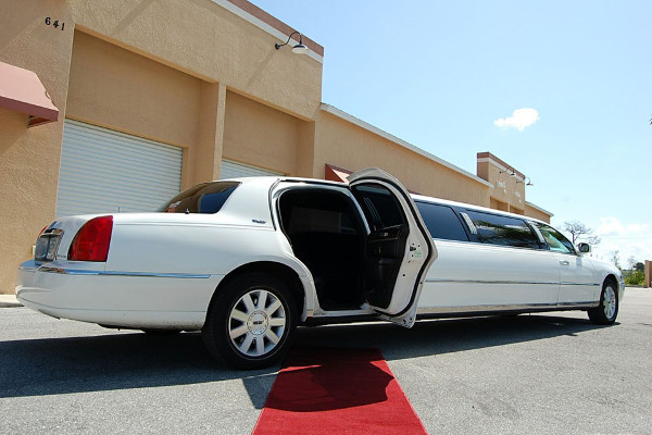 Hummer limo service Newark