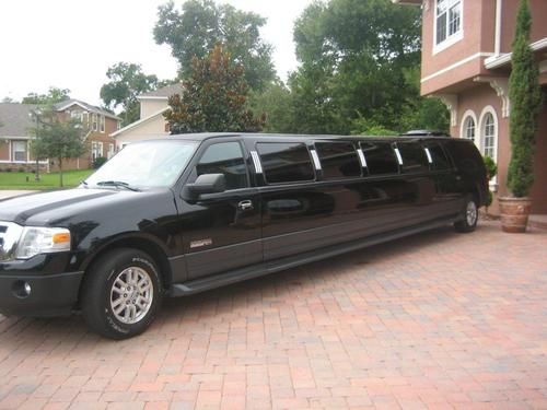 Newark 15 Passenger Limo